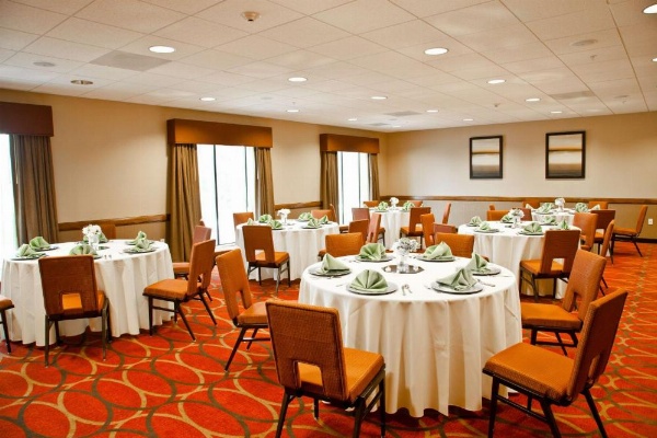 Hampton Inn By Hilton And Suites Salinas image 10