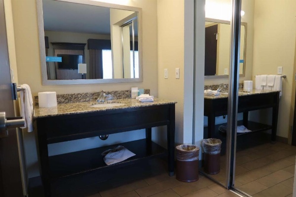 Hampton Inn By Hilton And Suites Salinas image 26